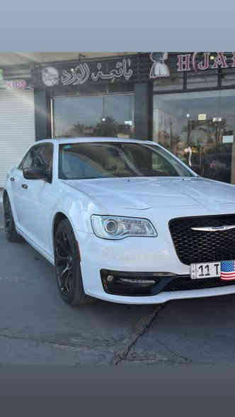 اوباما ٢٠١٩ فول مواصفات 
رقم بغداد الجديد بأسمي
هزه وسنويه وارقام جديده هذا الشهر سويتها 
ادامه كامله 
١- بانوراما
٢- كشن خزن 
٣- ستيرن كهرباء
٤- مقاعد جلد 
٥- كراسي ثنين كهرباء
٦- تدفئه تبريد كشنات الامامي
٧-تدفئه كشنات خلفيه
٨-ستيرن تدفئه
٩- مري قلاب 
السياره بيها صبغ فقط جاملغ امامي سايق وحافه البنيد 
بدون ايرباك بدون شواصي بدون لغود 
كير محرك مكفول بلاد
السياره ماشيه ٨٠ ميل 
بدون رصعات بدون شخوط بدون بوارد 
نصبتها احلى من الصور 
المكان بغداد حي الخضراء مقابيل العامريه
السعر ٢٦٧٠٠ الف دولار
يعني ٢٦٧ ورقه.
***********
