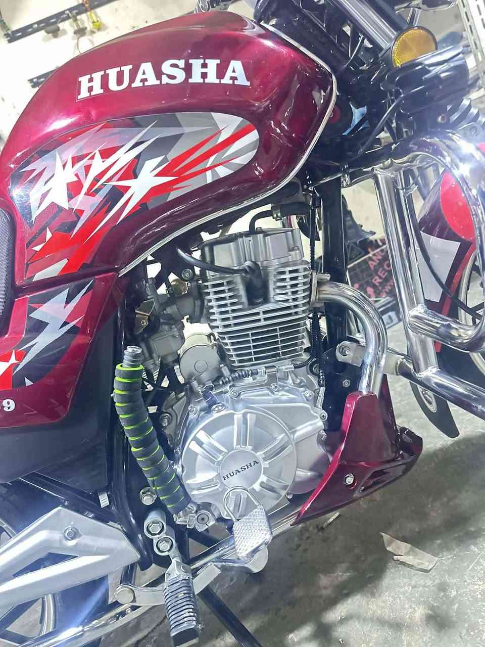 سلام عليكم دراجه هيوشه موديل 2023 دراجه بلاديه بمعنه الكلمه مفوله نضافه بيع او مراوس ولافضل بيع  سعر 925 شراي حياك الله ***********
