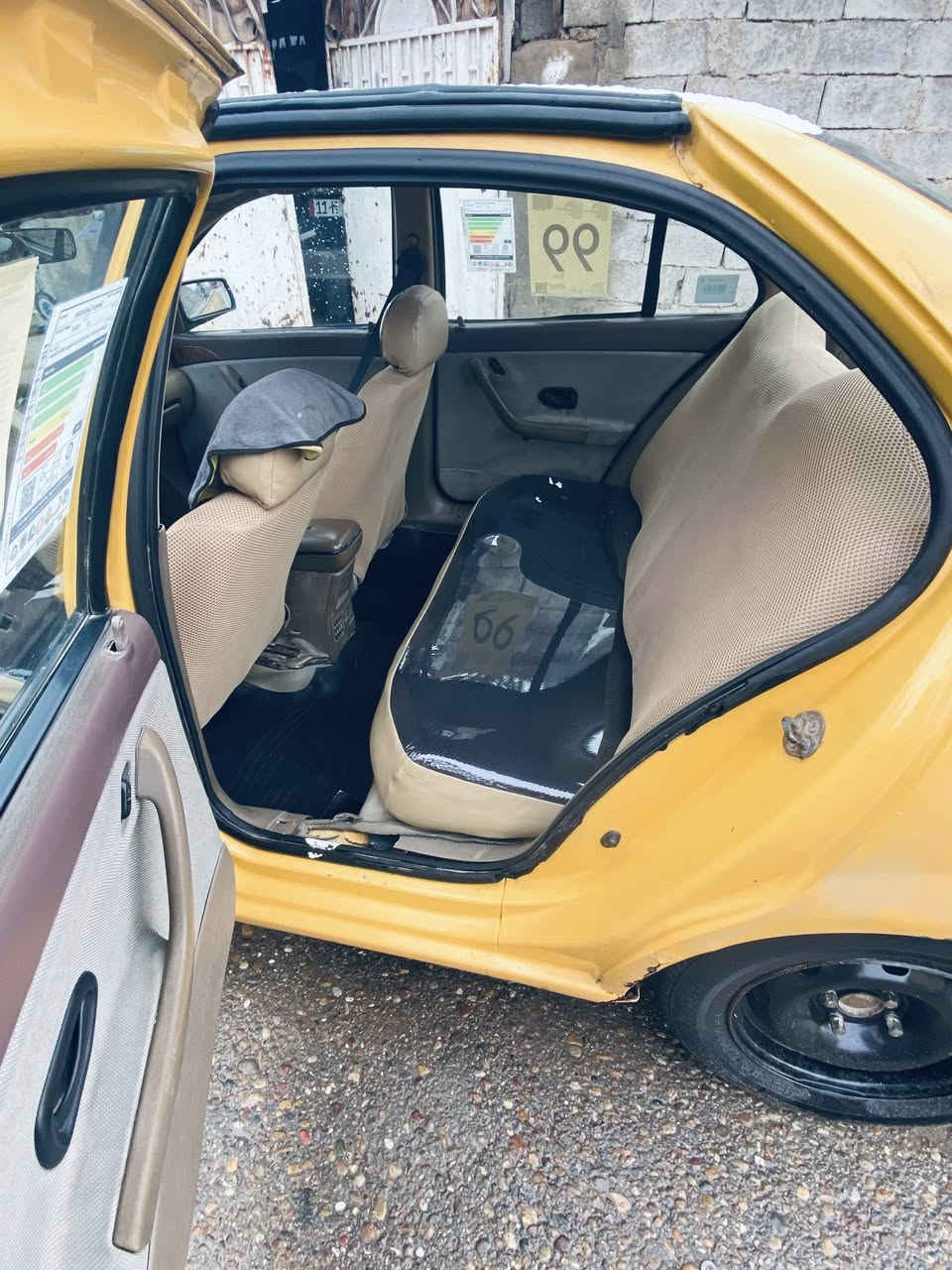 السلام عليكم سمند موديل ٢٠١١ مصفرة هيئه وعليها ٧٠٠ الف غرامه تنزل من السعر سنويه لل٢٠٢٨ سيارة خير من الله مكينه وكير  سيارة صدر امامي دبلات جدد كهربائياتهة شغاله سيارة بيهة ضربه بصندوك والاهلال الخلفي بي خياس السعر ٢٩ وبيها مجال رقمي *********** مكاني فلكه حي النصر حي البتول
