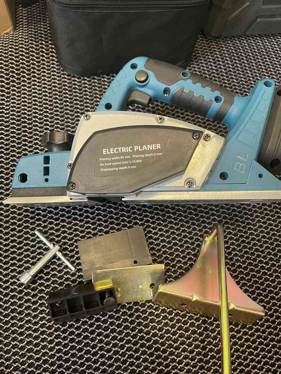 بالة جديد للبيع بدون بطارية

الي تخدمة ينطي سعر او بالعافية علية
يوجد توصيل لجميع المحافظات


**إذا كنت صاحب هذا الإعلان وتريد حذفه لأي سبب، رجاءا أرسل رسالة إلى الدعم الفني**