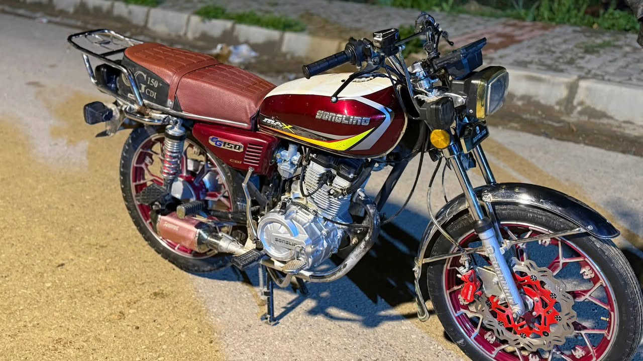 السلام عليكم دراجة للبيع الموديل 2024لاتسئلني شبيهة كاملة من كلشي وكفالة عامة السعر 700وبيهة. مجال بسيط مكانهة تقاطع أبو جسرة ماتشتري لاتعبني تشتري تدلل المراسلة خاص


**إذا كنت صاحب هذا الإعلان وتريد حذفه لأي سبب، رجاءا أرسل رسالة إلى الدعم الفني**