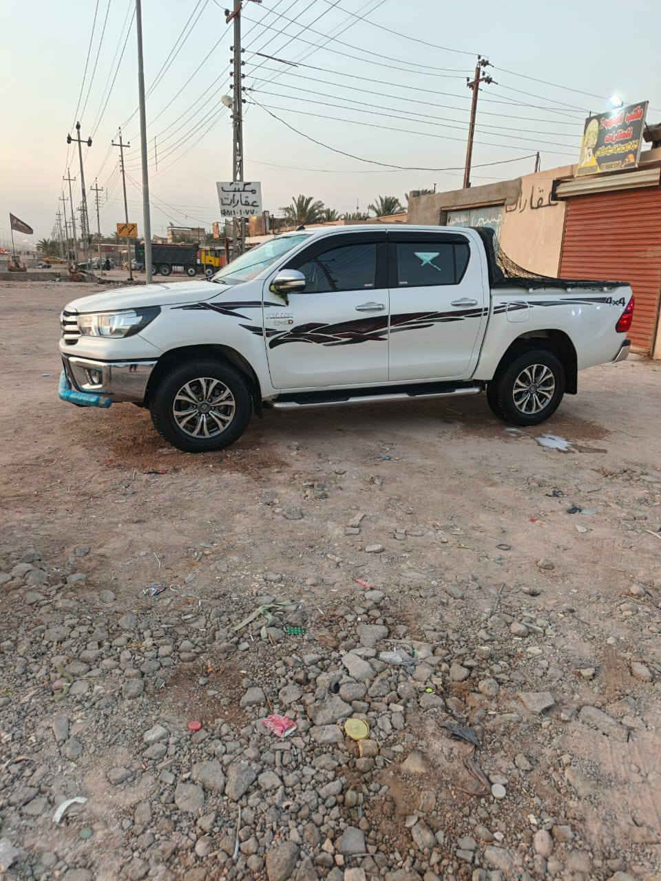 لبيع هايلوكس فور ويل كاز 2017 سعودي فول مواصفات بصمه تشغيل بصمه ابواب تبريد قطعتينن تخم تاير سنويه منتهيه مكفوله ماعدا طخات قليله مكان بصره ***********
