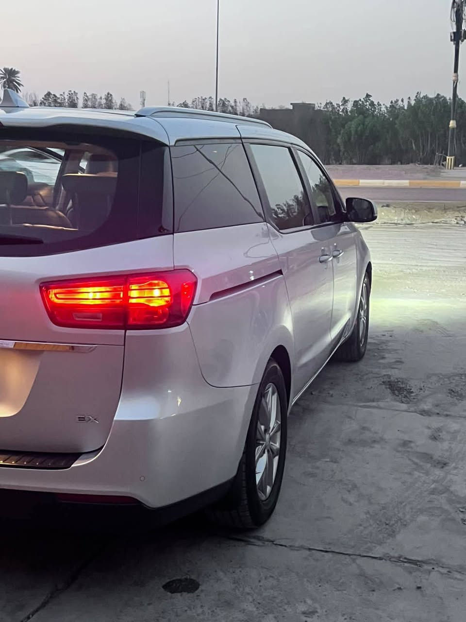 سلام عليكم كيا سيدونه 2020وارد امريكي فول مواصفات ماعده الفتحه ضربه  موضحه بصوره وشغله بارد جوملغ وباب عله البارد وباقه كفاله سياره جديده ماشيه ١١٠ البيع السعر 230بيها مجال حك جيه عنونها رميثة الاستفار تصال عله الارقام تاليه ***********
***********
