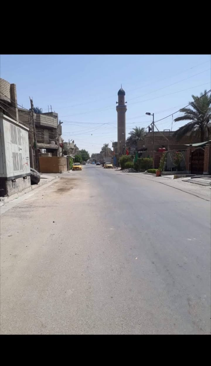 دار للبيع بناء قديم تفليش( طابو صرف ) ب شارع سبعين ع شارع الرئيسي مو فرع مساحة ١٥٥ متر واجهه ٦.٦٠ متر ونزال ٢٣.٥ متر البيت سعرة مناسب ب نسبة لاسعار هذا الشارع  تفاصيل أكثر وسعر ***********
