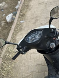 اكزز نضيفه جدا للبيع بسعر مناسب المكان الكاضميه المقدسه للستفسار 07805...