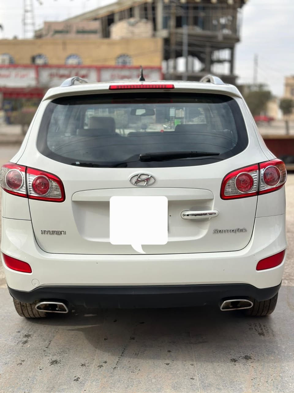 سنتافي للبيع خليجي موديل 2011 رقم بابل فول مواصفات
محرك 2400
7 راكب 
3 قطع تبريد 
بصمة 
فتحة
ثلاجة
مقعد السايق كهرباء 
تحكم سترين فول
نظام ABS
مري شفط
ماشية 175 الف
مكفولة من الصبغ والحادث والتبديل 
محرك كير كفالة 
ملاحظه / السيارة بيه بارد بالجاملغ وحالوب جدا بيسط
موضح بالسونار  العنوان بابل  
للإستفسار اتصل ***********
