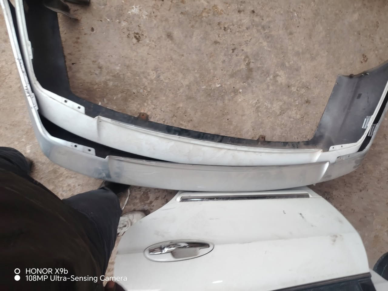 السلام عليكم وصول دعاميه خلفي فيرنا جديد كوري وحاويه موجود ه‍‍/‍‍***********
