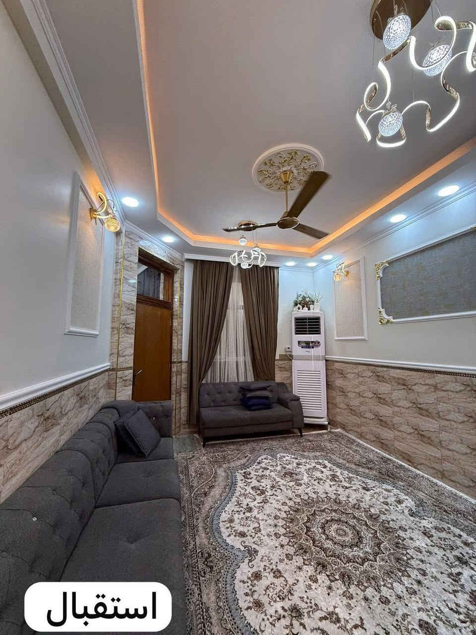 ⸻

🏠 بيت للبيع – موقع مميز شارع المغرب

📍 الموقع: شارع المغرب
داخل فرع مستشفى المؤيد الأهلي
محلة 304 – داخل قيصرية مقرنص

📐 المساحة: 70 متر
🔹 الواجهة: 7.25 متر

🏗 مواصفات البيت:
 • بيت بمدخلين
 • يتكون من ثلاثة طوابق + سطح
 • بناء حديث نهاية 2021

🔸 تفاصيل الطوابق:

▪️ الطابق الأرضي:
 • مطبخ
 • استقبال
 • صالة صغيرة
 • صحيات داخلية وخارجية
 • ترك داخلي

▪️ الطابق الثاني:
 • غرفتي نوم كبار
 • غرفة نوم صغيرة
 • صحيات
 • بلكونة

▪️ الطابق الثالث:
 • غرفتي نوم كبار
 • غرفة نوم صغيرة
 • صحيات
 • بلكونة

▪️ الطابق الأخير:
 • غرفة كبيرة سويت
 • سطح

📞 للتواصل:
***********
