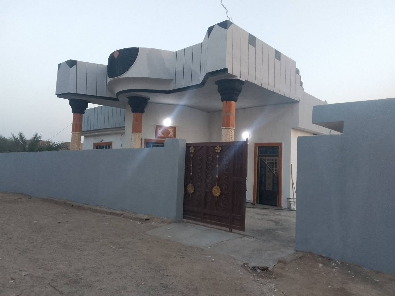 بيت لبيع لفرسان مقابيل جامعات تكريت لمساحا400سعر55بي مجال ***********
