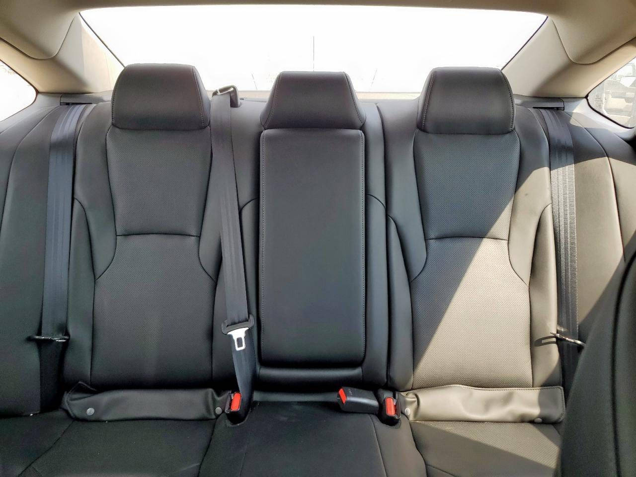 السلام عليكم هوندا اكورد موديل 25 EXL فول رقم بغداد باسمي السعر 22 $ للاستفسار ***********
