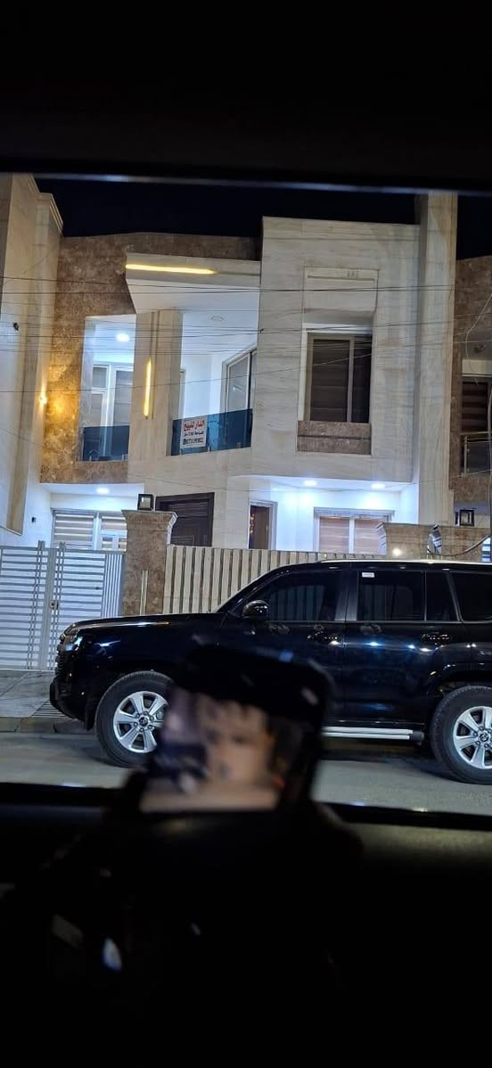 دار للبيع
مساحه ١٥٠

٥  غرف نوم

٢ صاله

٢ حمامات

مطبخ 

استقبال

الامين الثانيه ريه الزراعي ٢٥

***********
