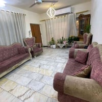 كنب • ٧ مقاعد • ما بيه ضرر