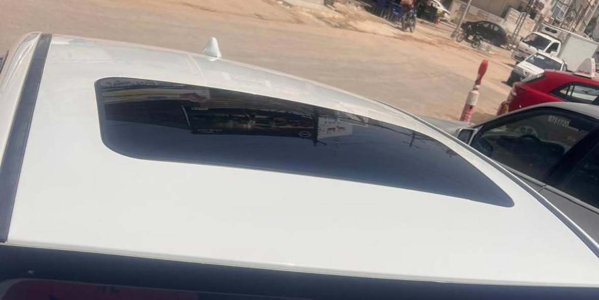 السلام عليكم.  
كيا كي ثري K3 موديل 22
فول  مواصفات

محرك 1500 دبل نوزل 
 
🔴المواصفات 
✅2قطعه تبريد 
✅️فتحة
✅️شاشه كامرة 
✅️تحكم ستيرن جهتين 
✅️بصمه 2 أبواب و بصمه تشغيل
✅️شاحن تايب سي شحن سريع 
✅️كير طياره 
✅️شاشه بالكير
✅️لايت لد زينون 3 عدسات متحركة + الخلفي هم لد متصل 
   رقم وهزه جديد اربيل
✅ أشاير لكزس️ متحركة 
✅المري الجانبية بيها ️اشاير + هيترات 
✅️صندوك ذكي بصمة ( يفتح عند الاقتراب )
✅️سايد بريك بصمة
✅️أوتو هولد (auto hold)
✅️درايف مود 4 وضعيات
✅️(sport+eco+smart+comfort)
شاشة عداد دجتل 
وبيها بعد مواصفات 

السيارة كفاله عامه من البارد والصبغ والفتح
السعر 137   وبيها مجال لشراي
مكان السياره موصل 
للاستفسار
***********
***********
يوجد بيع وشراء السيارات المتضررة والجديدة داخل هذه
الصفحة
نستقبل عروضكم لبيع السيارات فقط من الشرعي نحن غير مسؤولين عن أي اختلاف بين الطرفين من تحويل + تِجيك السيارة عند السونار الي ما يفحص عند السونار ويأخذ ثقة من صاحبها أو يأخذ كلام يتحمل المسؤولية
 لكون فحص السيارة عند السونار ( 15 الف)
             (( نحن فقط دلالية  ))
((( يكون الاتفاق بين البائع والمشتري فقط)))
