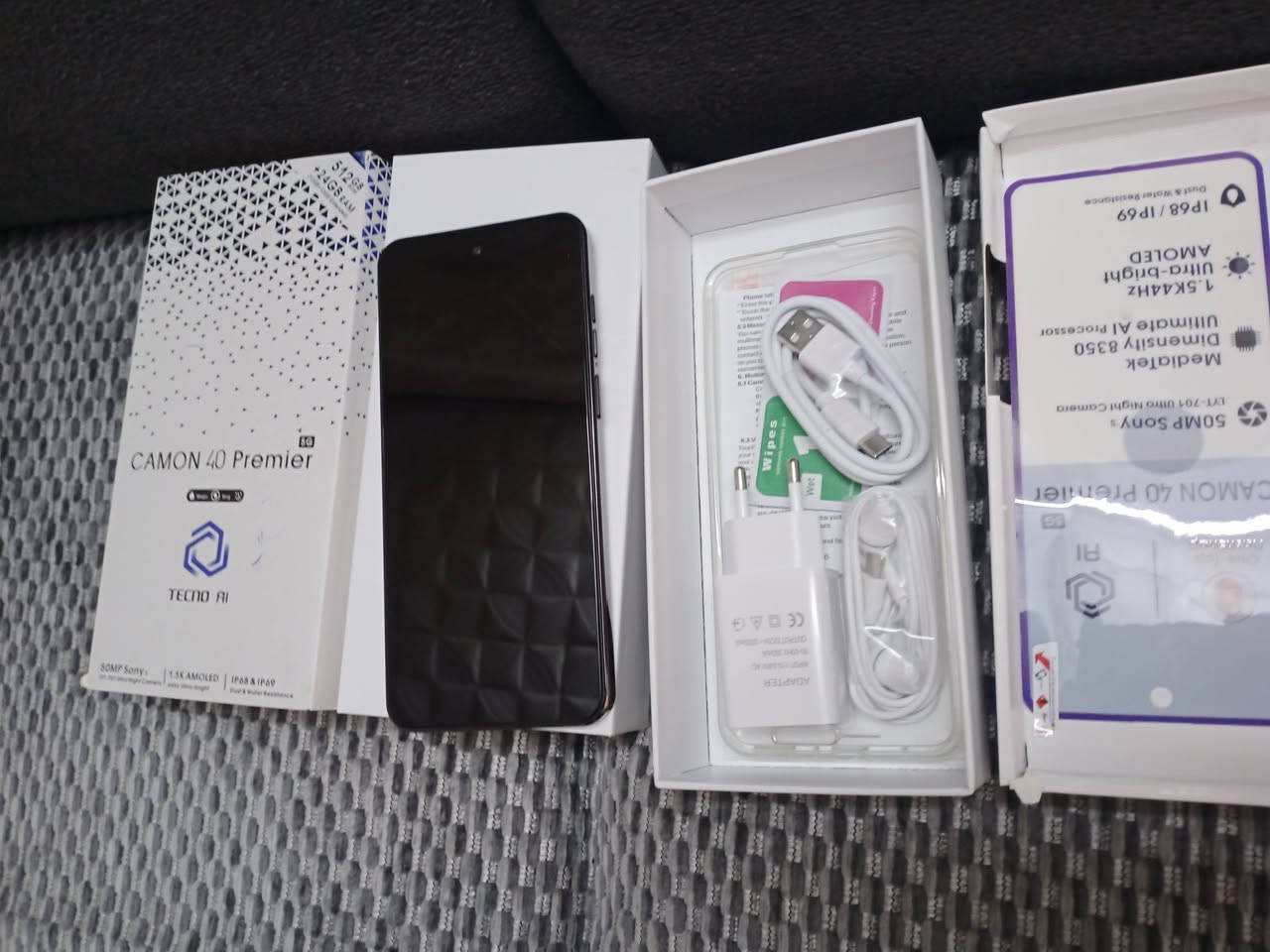 هو Tecno Camon 30 Pro 5G. يُعد الهاتف خياراً قوياً في الفئة المتوسطة، حيث يركز على أداء الألعاب والتصوير.المواصفات الرئيسية لهاتف Tecno Camon 30 Pro 5G:المعالج: Mediatek Dimensity 8200 Ultimate ثماني النواة، ويدعم تشغيل لعبة ببجي (PUBG) بـ 90 إطاراً في الثانية (90 فريم).الشاشة: شاشة AMOLED بحجم 6.78 بوصة، بدقة FHD+، وتدعم معدل تحديث عالٍ يصل إلى 144 هرتز.الكاميرات:الخلفية: ثلاثية، الرئيسية بدقة 50 ميجابكسل، مع كاميرا واسعة جداً بدقة 50 ميجابكسل، وكاميرا ماكرو بدقة 2 ميجابكسل.


**إذا كنت صاحب هذا الإعلان وتريد حذفه لأي سبب، رجاءا أرسل رسالة إلى الدعم الفني**