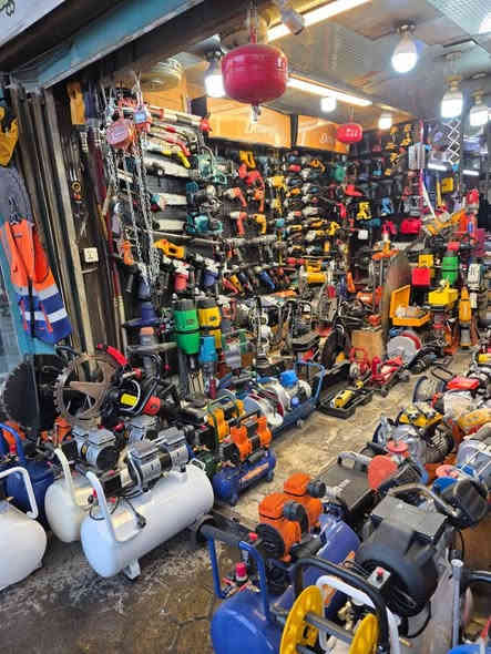 توفر جديد🔥🔥
تخفيضات نهايه السنه🔥🔥🔥🔥🔥
مصاعد ونجات سيفتيات دريلات كوسرات قاطعات كونكريت حادلات قفازات كمبريسرات كسارات حاشوشه ثيل قاطع كونكريت جدار
موقعنا بغداد شارع الرشيد المربعه قرب جامع سيد سلطان علي
يوجد خدمه توصيل لجميع المحافظات
***********
***********
