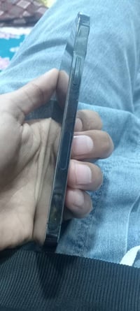 12برو ذاكرة 128 فيس ايدي شغال  بطارية 100 مبدل  شرط مايعبر هوه  شواصي ...