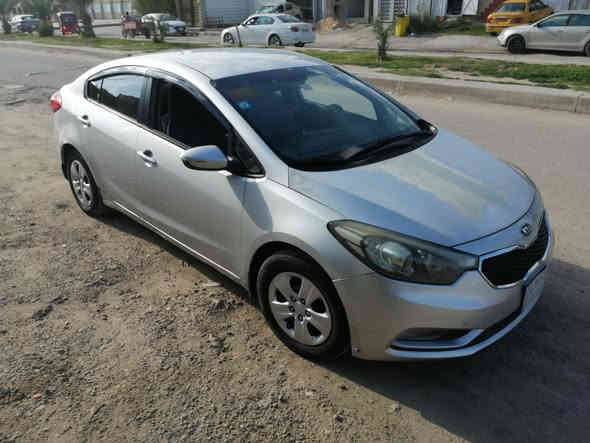 السلام عليكم سيراتو ٢٠١٦ رقم بغداد مكينه ١٦٠٠ مكان السياره بغداد الغزالية سياره بيه صبغ  ٤ قطع  بدون الغود ولا شواصي مابيه مواصفات  كما موضح بسونار السعر ١١٠ وبيه مجال للاستفسار الاتصال على الرقم  ***********
