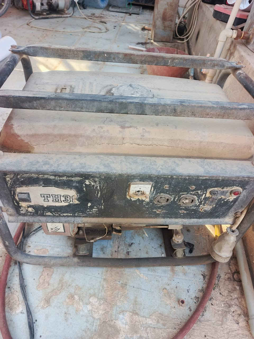 مولد للبيع اي عيب ما بيها شراي اتصل السعر 150وبيها مجال لطيبين ،،وهذا رقمي،،***********
