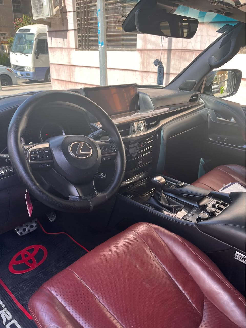 لكزس 2018 خليجي ماشيه ٩٧٠٠٠ بيها بارد قليل جدا وركن دعاميه خلفي صبغ رقم بغداد باسمي بصمتين وكارت السعر 68500 للاتصال *********** مكان السياره الاعظميه بغداد بغداد, العراق
