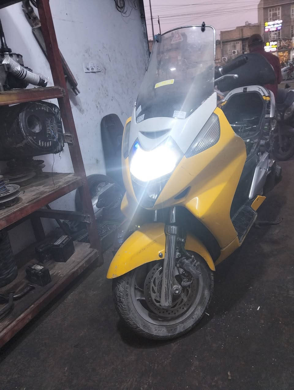 السلام عليكم تفصيخ وصيانه وادامه سلفر ونج  600و400  قوايش دبلات دسكات شتريد موجود وجوه السوك   
رقمي.  ***********
