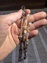 سبحة عقيق يماني شجري يمانية حره اصيله عدد الحبات ١٠١ مع كركوشة فضه ايط...