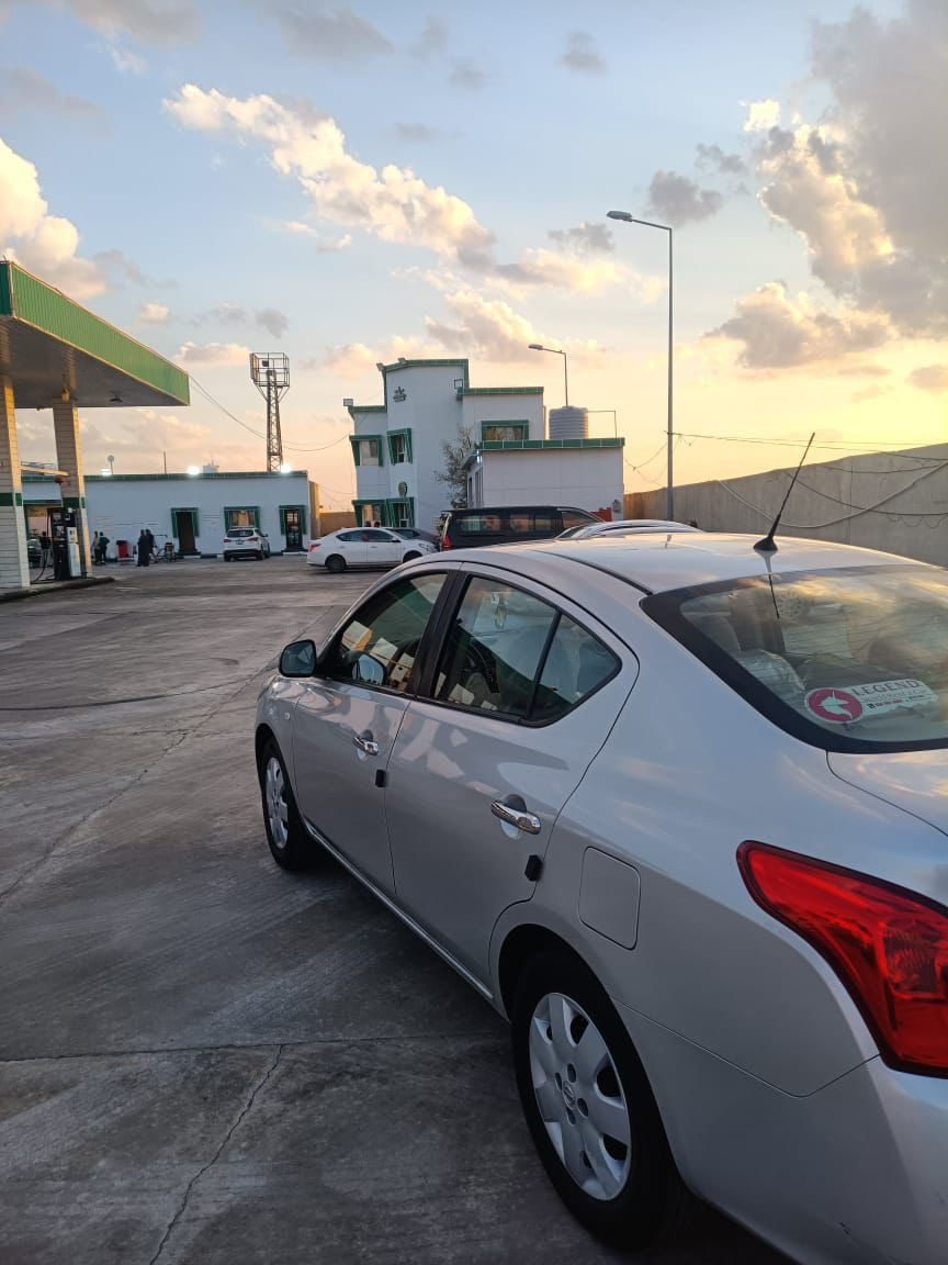 سلام عليكم نيسان صني هندي موديل2022. ماشيه 100
 كفاله عامه حته دعاميات 
سياره جديده وع ايدي زلق مابيه بسم كردي
 تريد تحويل وكاله موجود 
السعر 115 وبيه مجال. مكاني البصره. 
 رقم الهاتف. ***********
