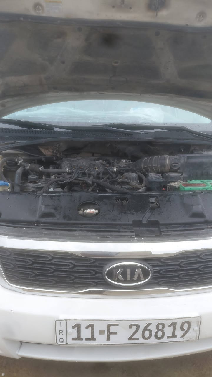 سلام عليكم للبيع سيدونا موديل ٨ محور غاز سنوية ٢٧ بيه جاملغ أمامي يمين ***********
