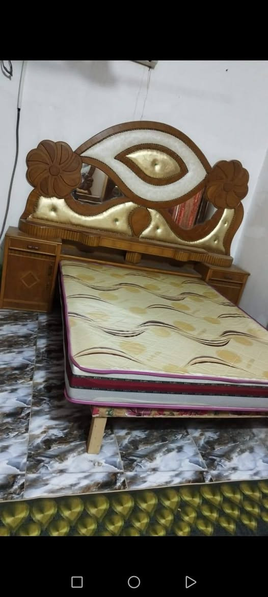 السلام عليكم غرفه نوم للبيع اخت الجديده سعره مليون وبيه مجال العنوان شارع الوكفه قرب صيدليه لمى البديري للاتصال على الرقم التالي ***********
