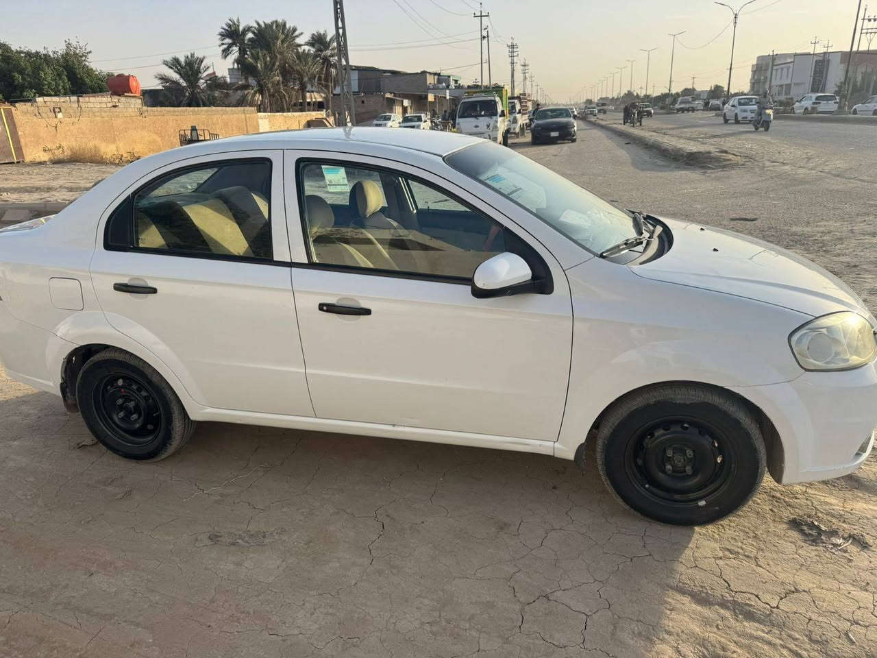 السلام عليكم 
افيو للبيع موديل 15 خليجي مكفوله ما عدا بارد اقل من لشبر موضح بسونار كدامك سياره نضيفه وجاهزه محرك 1600 مسكر حداديه تخم تايرات نضيفه السعر #٨٧ وبيه مجال قليل ***********
