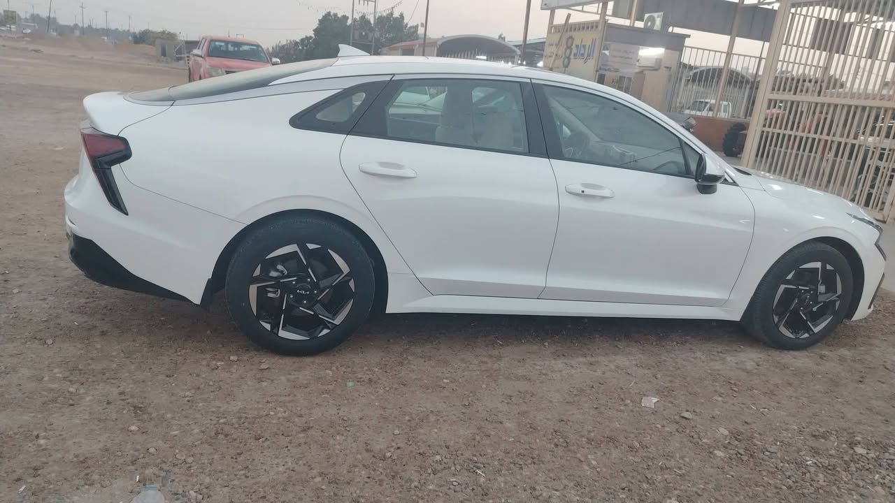 السلام عليكم شباب
للبيع K5 2024

خليجي مكفولة  من كلشي ماشية 34  الف كيلووو السياره على وضع الشركه   رقم بغداد انگليزي تحويل مباشر مواصفات بصمة كشن كهرباء شاشة متصل وتدعم نضام ابل كار بلي كامرة خلفية حساسات امامي خلفي لد امامي داخل ابيض تحكمات كاملة تشغيل عن بعد تبريد شاشة قطعتين تبريد بصمة باب    المراياة تفتح عند  الاقتراب  وكذالك اناره بالباب  ويل 17   يفتح الصندوق عند الاقتراب محرك 2500  السياره على وضع الشركه الكشنات اني مغلفهن دوشمه جاهزه الگير اي تي 8 نمر  مود تحكم اربع انضمه السعر 210  بيها مجال بسيط مكاني بغداد 

*********** بيه واندتس وموجود ما سنجر
