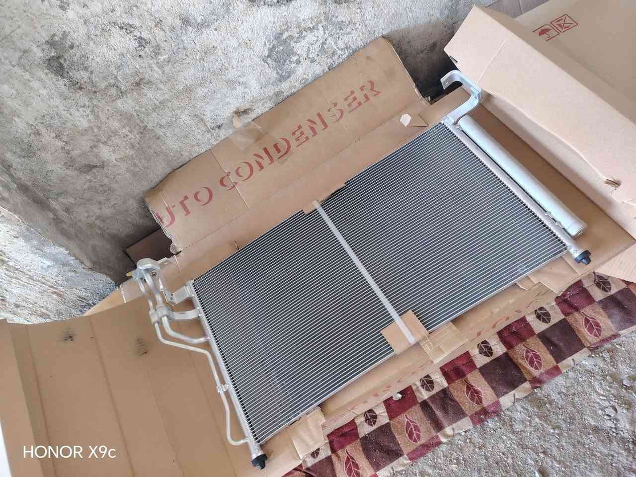 كمبريسر جديد ومال كصه مال ستاركس. 
فان امامي
 راديتر ستاركس 
فلتر ستاركس قطعتين 
صوندات دفع ستاركس اصليه وبلاديه 
بخاخ ستاركس اصلي 
مكاني الحله. مدينة القاسم قرب المدريه مال شرطه 
***********
