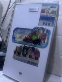 ثلاجة صغيرة • بيها فريزر • بغداد