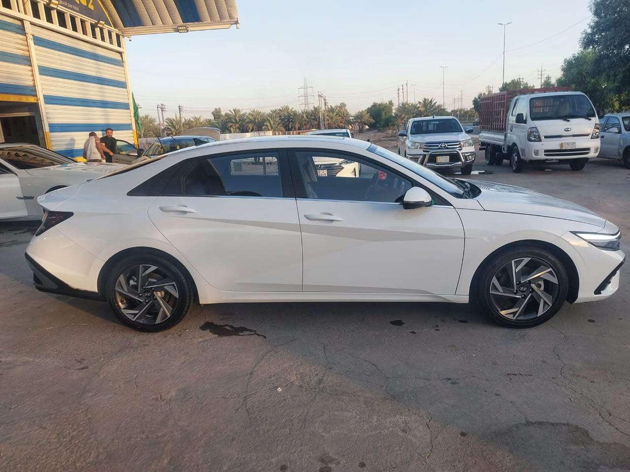 النترا. 2025 تجميع الصين رقم اربيل.        

(كفالة عامة ماشية 2000 )

مكانها نجف
    
المواصفات فول 1/1 .        
فتحة سقف
شاشه ديجتال 
بصمه                            
الجام عل ينفتح وينسد عل بصمة  
كشنات جلد 
هند بريك بصمه         
اوتو هولد                  
فتحه سقف                   
محرك 1500دبل نوزل                             
حساس خلفي  
حساس أمامي  
تبريد قطعتين
كاميرا خلفيه  
جي بي اس
نضام تشغيل الكاميرات 
نضام ترحيب مري شفط
نضام مود درايف إيكو وسبورت و عادي
تحكم ستيرن فول 
ويل كب كروم حجم 17
مانع انزلاق
مانع انحدار 
لايت عدسات زنون ‭‬
جهاز موازنه ABS

للاستفسار  واتساب📞   ‬*********** النجف, العراق
