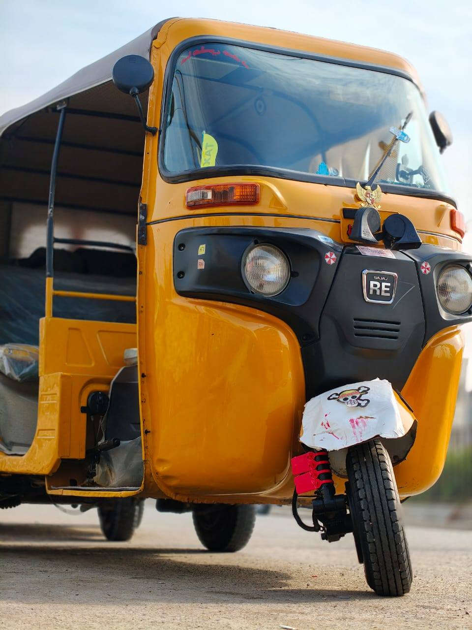 سلام عليكم تكتك للبيع موديل 2020 شهر 7
كفاله من كلشي بس بيه تعمير بالدوسات 
والباقي كل كفاله من مكينه وكهربائيات 
اوراق وماشي بالمعامله مال رقم باقي ع رقم بس 
سعر 6 مليون قفل بدون غراضه 
بغداد شعب 
***********
