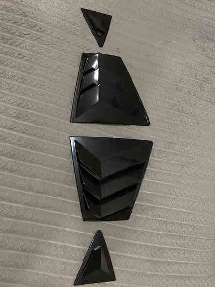 السلام عليكم 
كت كامل لامع كورلا للبيع 
1سبايدر كورلا يرهم على الشكل الخليجي والامريكي
2كفرات باتمان
3سكوبات 
4يدات +طوس تخم كامل بي علامه كورلا 
نضافتهن 🔴100%🔴
(بغداد حي الجهاد )
***********
