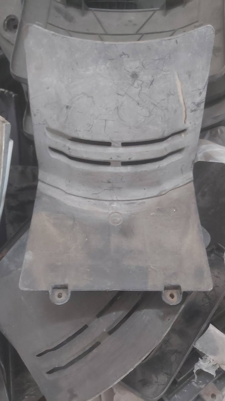 متاح حاويه سيتات دراجه فراشه 
للستفسار *********** كوفه شارع الصب
