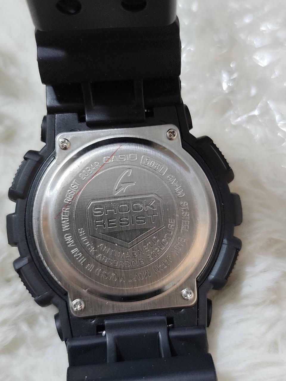 ساعة Casio G-Shock من سلسلة GA-100 اوتحديداً الموديل ذو اللون الأسود الكامل. تصميم ضخم ومتين  يجمع بين العرض التناظري (العقارب) والرقمي
ملاحظة مهمة الاظائة لاتعمل فقط 
30 الف


**إذا كنت صاحب هذا الإعلان وتريد حذفه لأي سبب، رجاءا أرسل رسالة إلى الدعم الفني**