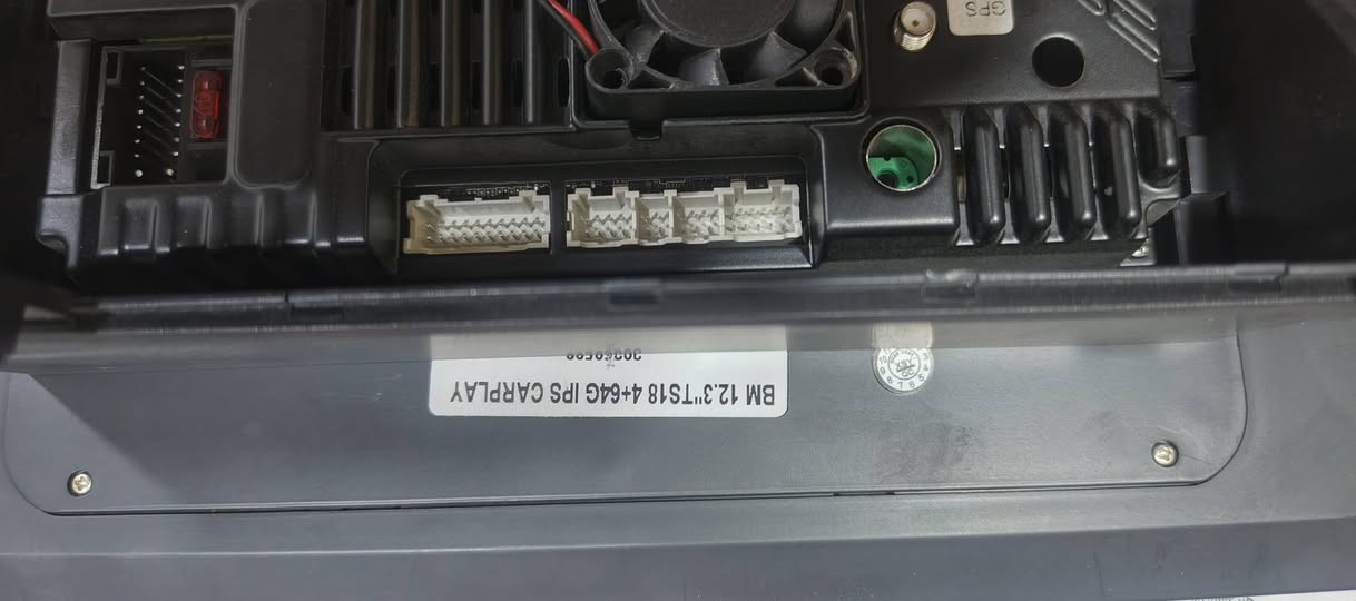 شاشة اندرويد حديث موصفات فول BMW X6 X5 نظام ccc   السعر 350 الف
***********
