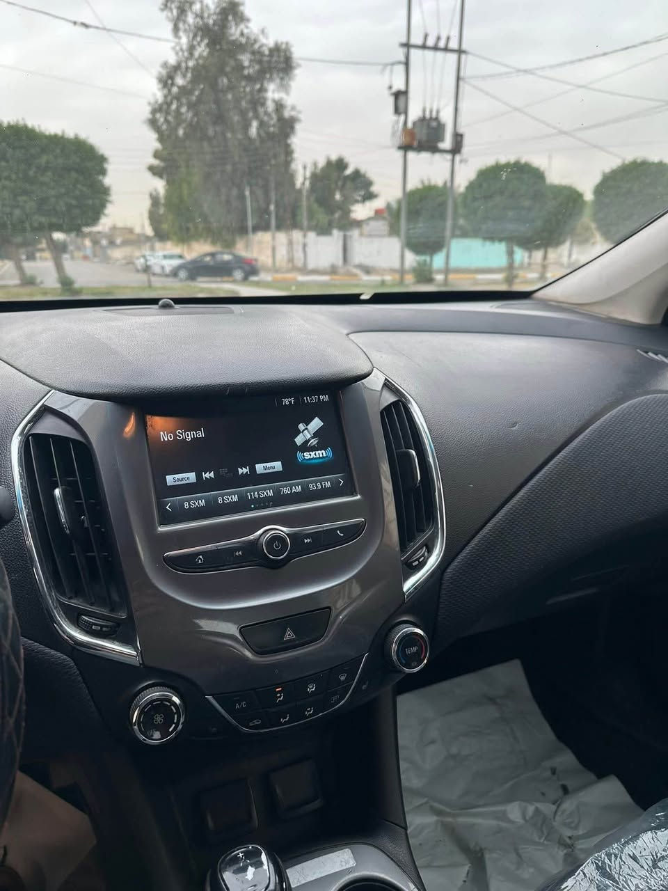 كروز موديل 18 وارد امريكي حادثها ب امريكا جاملغ و بنيد و بالعراق الجاملغ الثاني صور الحادق مرفقه مع الصور السياره مكينتها كايمه تاخذها تشتري مكينه او تجفت ضلت يمك و تحتاج تنضيف الراديتر لان بي مشكله الباقي كله تمام للتواصل واتساب *********** مكاني النجف النجف, العراق
