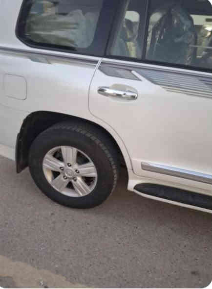 السلام عليك
السلام عليكم 

لاندكروزر 2012/ أصل/للبيع 

بريم سيارة نضيفة مكينة كير شاصي كفالة شرط 

رقم جديد هزة جديدة اباسمي تحويل ثاني يوم  

مكاني واسط/صويرة/رقميً/***********

***********

السعر310وبيها مجال 

بيها سونار السيارة مرفق بل صور 

علمآ السياره جديده ومناقصها أي شي . تخم تاير جديد اصلي شركه .
