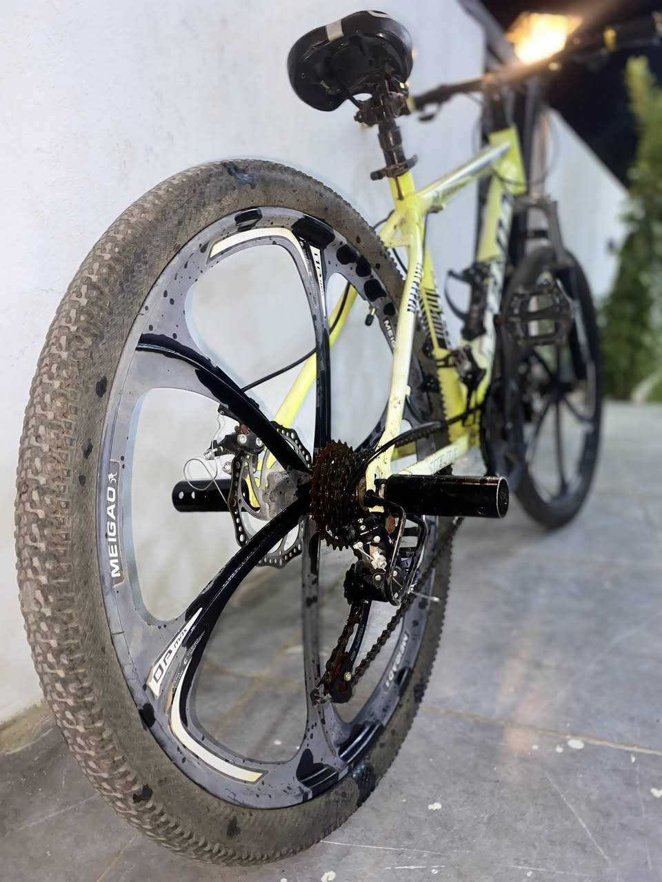 بايسكل للبيع حجم 27  سعر 80و بي مجال *********** واتساب فقط
