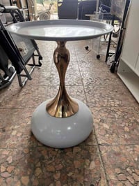 طاولة • قطعة • للبيع