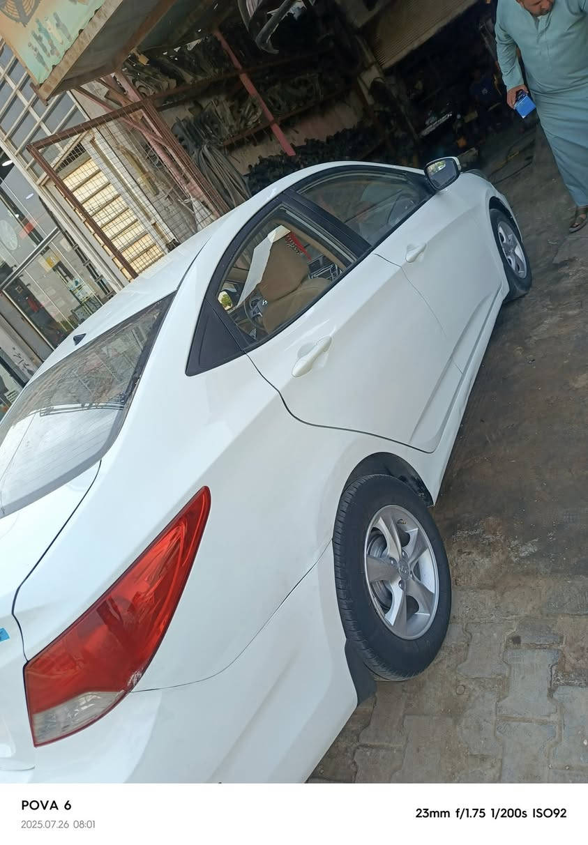 سلام عليكم 
اكسنت موديل ٢٠١٣ رقم بابل دولي بسمي 
سنويه ٢٩ 
بيه قطعتين بنيد صبغ جوملغ مبدل 
محرك 600 قطرتين تبريد شغال حداديه جديده 
مكينه مكفوله كير مكفول تخم تاير جديد 
بيه بارد بلچوملق الخلفي السعر ٩٧ وبيه مجال قليل 
*********** مكان كوفه عباسيه
