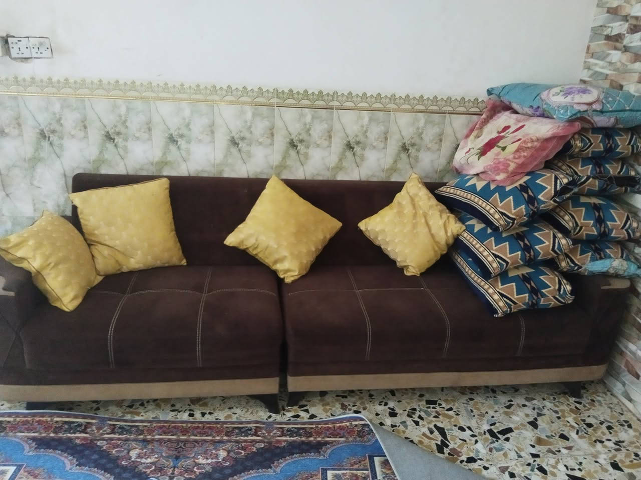 نص تخم مال صاله للبيع أخوه الجديد السعر ١٢٥جوال ***********
