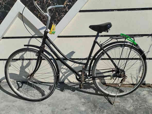 بايسكل للبيع سعر 45 وبي مجال للطيبين بعقوبه تحرير رقم ‏‪
‏‪0774 295 2075‬‏
