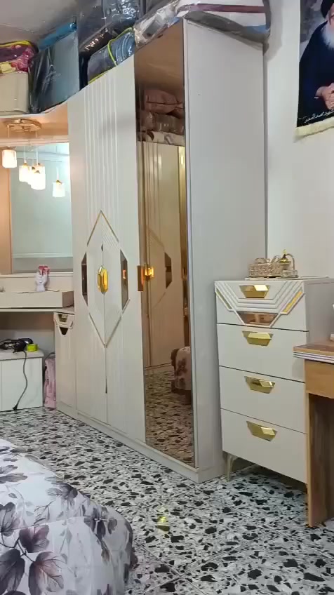 ✨ غرفة تركي  اصلي زاويه تتكون من 9قطع 
استخدام قليل
سرير مخزن جك 
 ضهر بلوك
 قماش وتر بروف أصلي
✨ نظافة 99/💯
شد ونقل مجاني داخل بغداد
توصيل للمحافظات بأسعار رمزية


**إذا كنت صاحب هذا الإعلان وتريد حذفه لأي سبب، رجاءا أرسل رسالة إلى الدعم الفني**