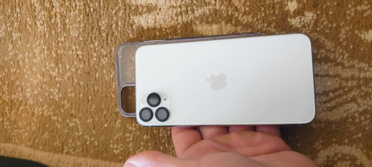 السلام عليكم
ايفون11 برو ماكس بطاريه95
فول نضافه ***********
