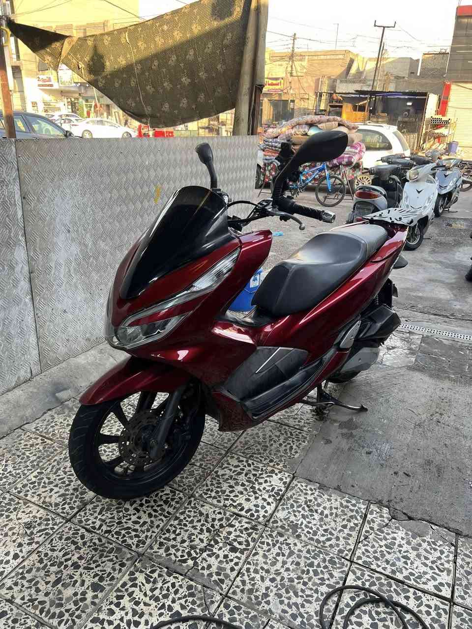 سلام عليكم دراجه pCX كوريه لون حمر دم غزال دراجه. كفاله عامه كفاله عامه ماشيه ٣٠ لف حقيقي دراجه بصمه  بيه كاسحه ستان موبايل   حساس زدحام A. حساس ستان  كامله عله آخر حبايه. مكينه 150. البيع سعر ١٤. العنوان بغداد حي العامل ***********
