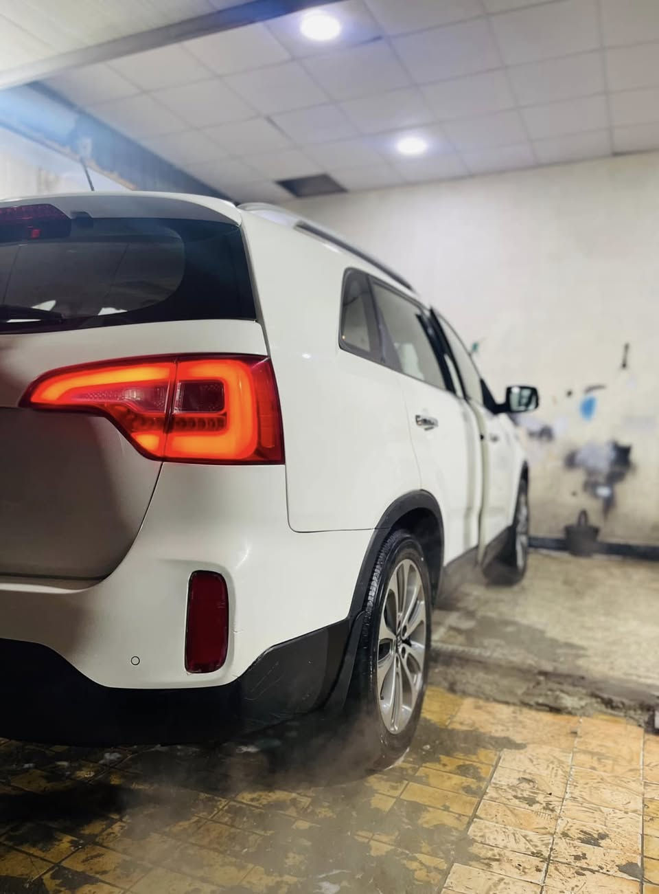 سورنتو  2014 شكل ال15 خليجي خليجي رقم أربيل 
سنوية بسمي تريد وكالة تحويل السنوية لل 2030
 4 سلندر داخل مخمل بيجي سيارة مكفولة من صبغ فقط جاملغ خلفي مصبوغ وشغل بلادي
كير وميكنة خير من الله ومال بيت
تبريد ثلج 
 تشغيل سويج
‏‎لون ابيض   
‏‎‏‎حساسات امامي خلفي
‏‎‏‎كاميرا خلفية.
‏‎‏‎فتحه سقف (بانورما سلايد) . 
‏‎‏‎مقاعد أمامية كهربائية عدد ١ السايق  . 
‏‎‏‎تبريد ٣ قطع.
‏‎‏‎٧ راكب .
‏‎لد خارجي 
‏‎يدات نيكل 
‏‎اناره داخليه بلاديه
أشارة ترحيب مع علامة السورنتو بلدواسة 
اشاير بلمري 
مري كهرباء 
 نظام ايكو
بردات خلفية بلاد
حاكية بلوتوث 
السعر 164 ورقة وبيه مجال
مكاني بغداد للتواصل الاتصال على الرقم 
‏ ‭0771 409 7002‬
