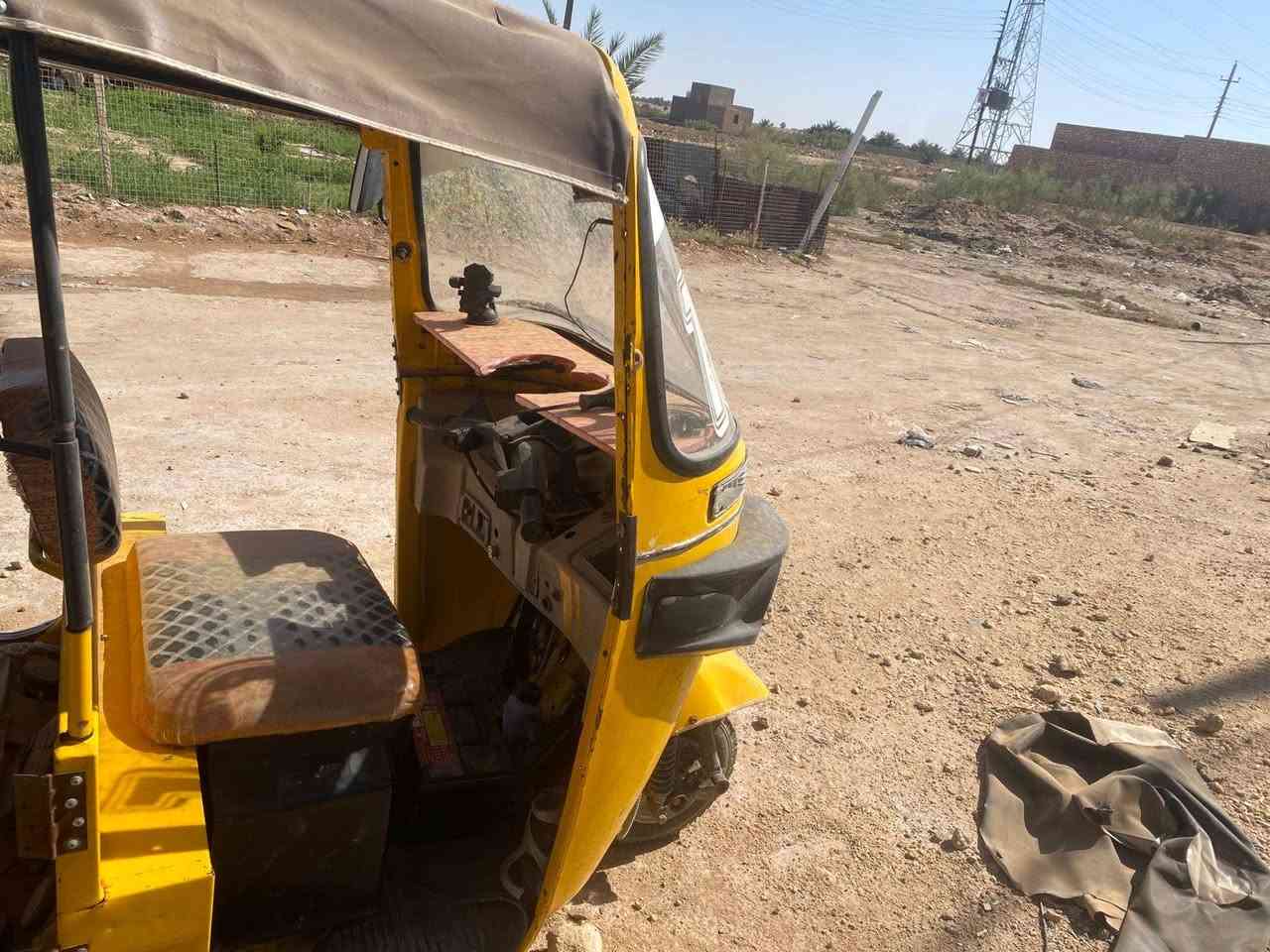 سلام عليكم من رخصت الادمن
تكتك زيل للبيع موديل ١٩ اوراقها كامله وكمركها مدفوعع 

تكتك ينرادلها تجفيت
التكتك شغاله وتمشيي عادي
للاستفسار عل هذه الرقم ***********
